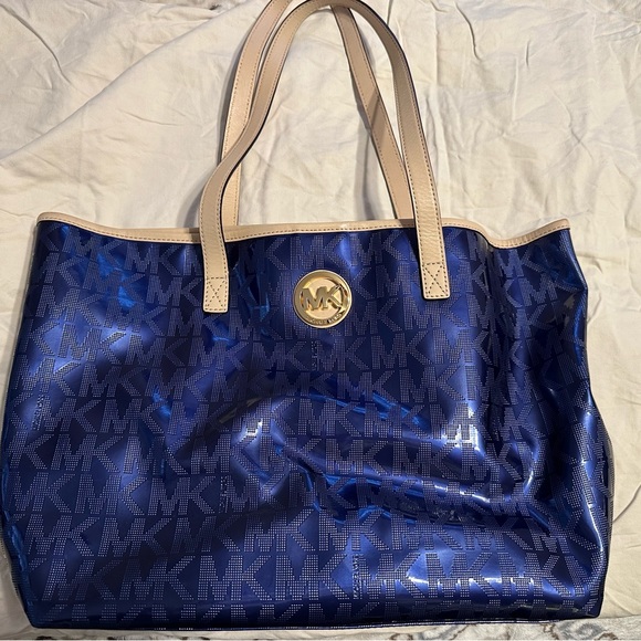Michael Kors metallic blue bag with matching wallet - Picture 4 of 11